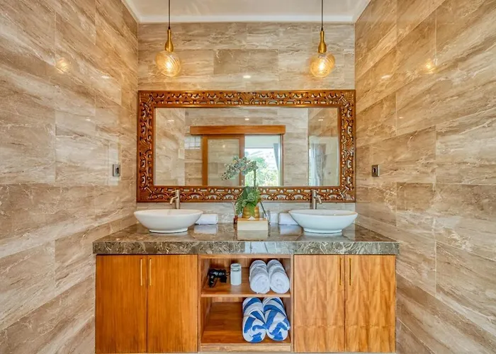Quiet 2br With Ocean View In *