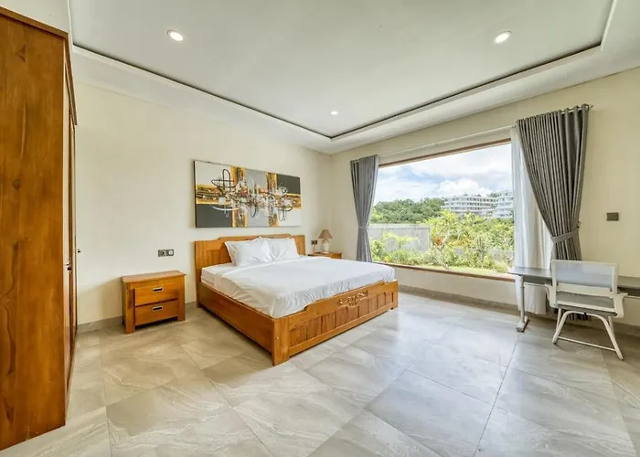 Quiet 2br With Ocean View In *